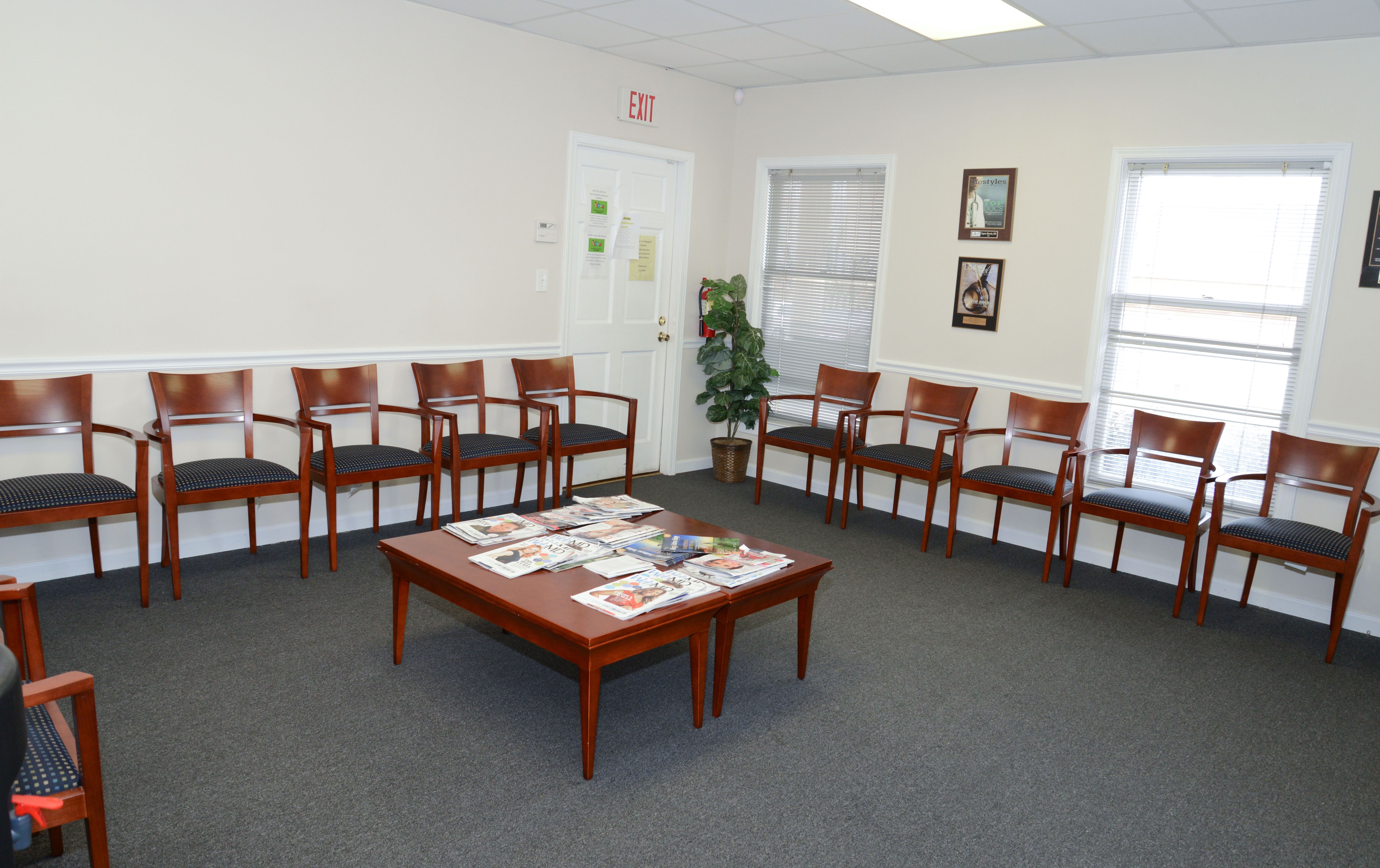 Vinings Office & Staff Photos 1